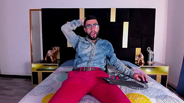 Ethan  Walker online show from February 3, 2025, 7:31 pm