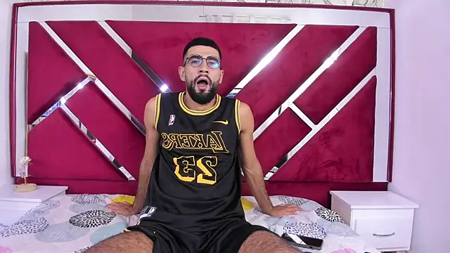 Ethan  Walker online show from February 4, 2025, 3:47 pm