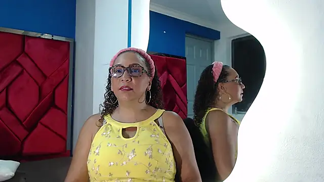 Snapshot of EvaMills1 chatting on January 19, 2025, 2:49 pm EvaMills1 online show from January 19, 2025, 2:49 pm