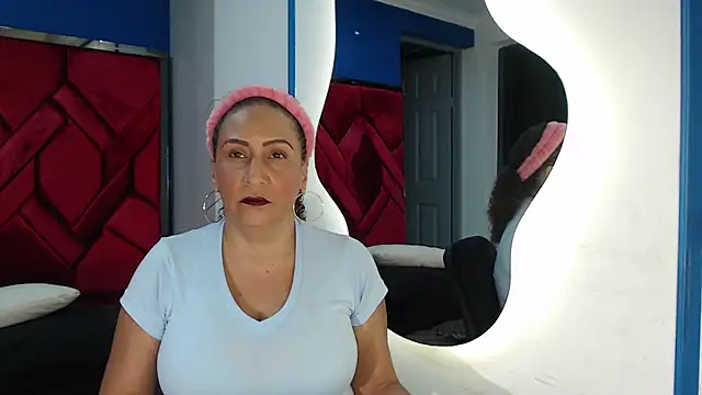 Snapshot of EvaMills1 chatting on February 26, 2025, 1:08 pm EvaMills1 online show from February 26, 2025, 1:08 pm