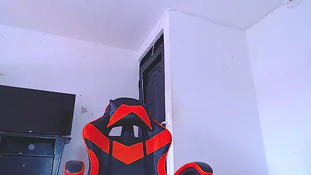 ADAM HOT online show from February 12, 2026, 9:43 pm