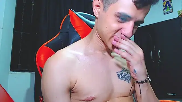 ADAM HOT online show from April 15, 2026, 11:38 pm