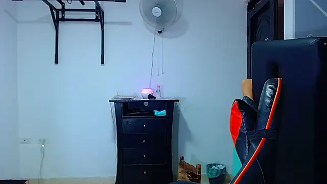 ADAM HOT online show from June 3, 2026, 10:37 pm
