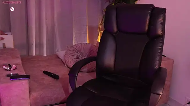 Snapshot of sammy_laszlow chatting on September 11, 2025, 1:06 am sammy laszlow online show from September 11, 2025, 1:06 am