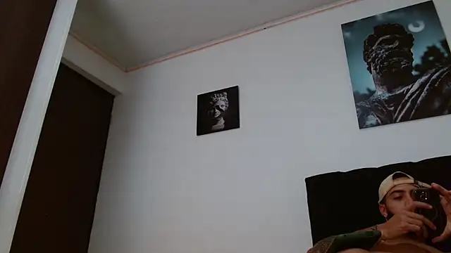 Hendry  online show from March 9, 2025, 1:04 am