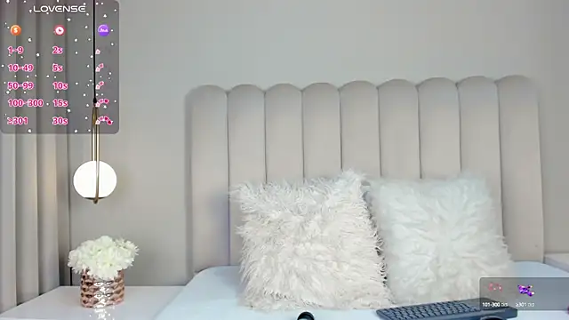 atenea roberts online show from February 5, 2025, 12:53 am