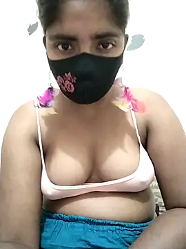 Lina-Rose online show from November 15, 2025, 1:40 pm