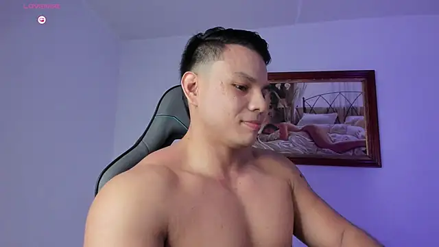 RoyConstance online show from April 8, 2026, 4:01 am