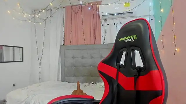 valentina 0  online show from March 2, 2025, 11:39 am