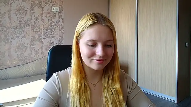 Snapshot of Milka_kiss_ chatting on July 10, 2026, 1:36 pm Milka kiss online show from July 10, 2026, 1:36 pm
