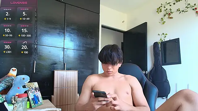 Haruto2001 online show from December 2, 2024, 1:13 pm