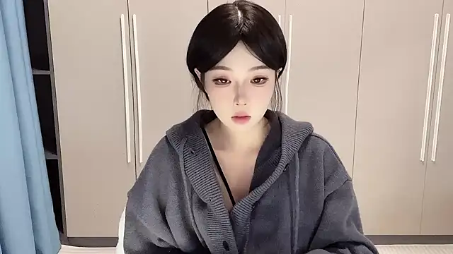 Snapshot of Q-ing chatting on December 2, 2025, 12:21 pm Q-ing online show from December 2, 2025, 12:21 pm