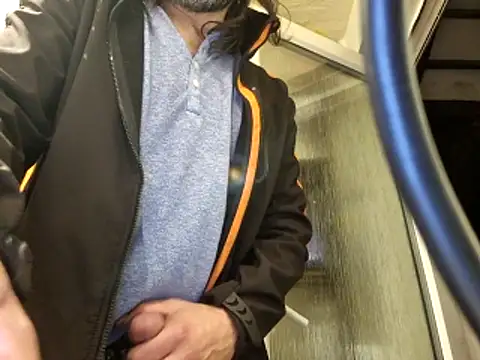 Snapshot of stavroun chatting on December 1, 2025, 10:37 pm stavroun online show from December 1, 2025, 10:37 pm