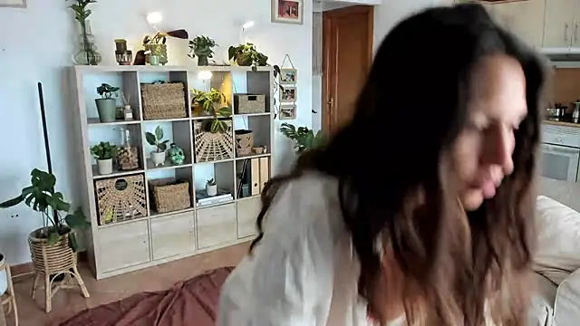 desertd2310 online show from January 18, 2025, 3:59 pm