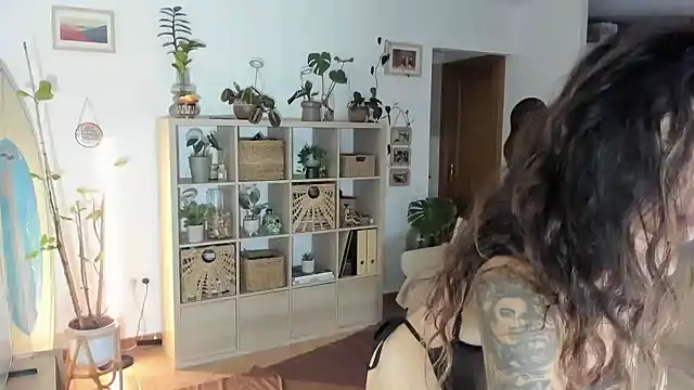 desertd2310 online show from February 22, 2025, 6:41 pm