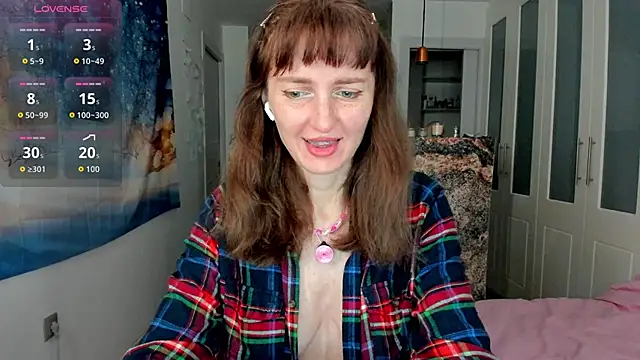 Snapshot of YourSexyNeighbour chatting on December 15, 2025, 4:44 pm YourSexyNeighbour online show from December 15, 2025, 4:44 pm