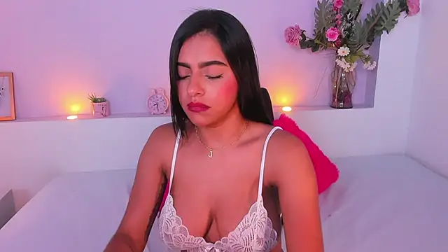 Snapshot of AmyBarton02 chatting on December 13, 2024, 6:38 pm AmyBarton02 online show from December 13, 2024, 6:38 pm