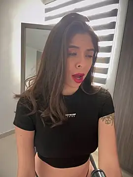 AmmyCollinsW online show from February 6, 2025, 8:23 pm