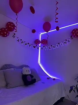 AmmyCollinsW online show from February 15, 2026, 6:59 pm