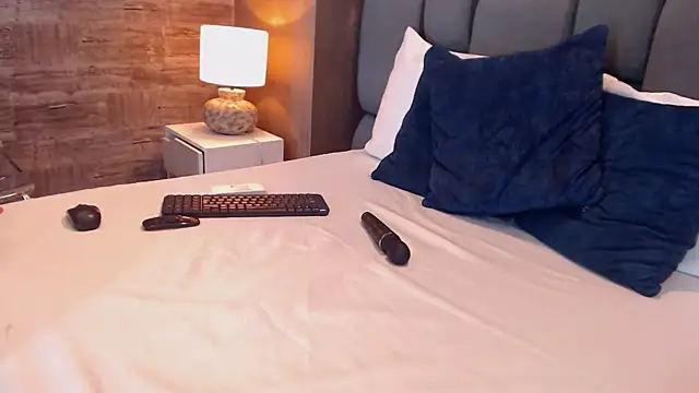 Snapshot of SophieWolkman chatting on February 17, 2025, 9:30 pm SophieWolkman online show from February 17, 2025, 9:30 pm