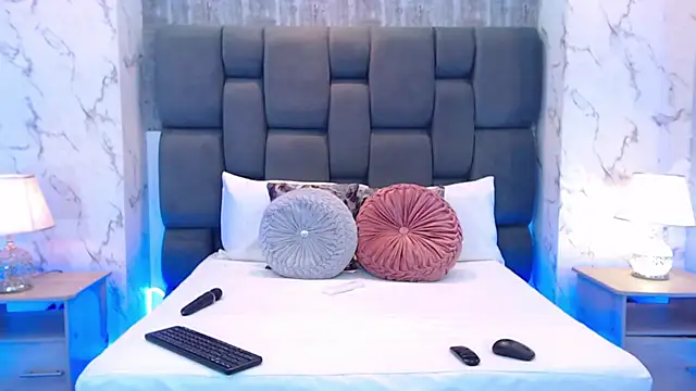 Snapshot of SophieWolkman chatting on October 29, 2025, 12:07 pm SophieWolkman online show from October 29, 2025, 12:07 pm