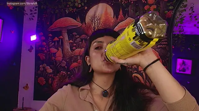 6Briela9  online show from April 16, 2026, 6:25 am