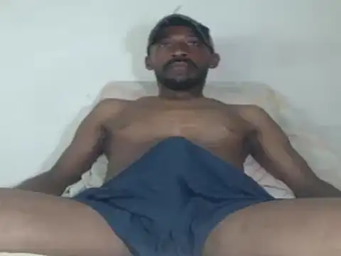 Snapshot of Blacklatin2728 chatting on February 19, 2025, 5:27 am Blacklatin2728 online show from February 19, 2025, 5:27 am