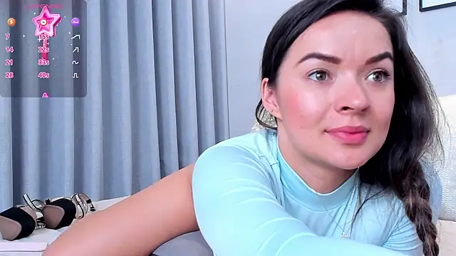 lennabell online show from February 9, 2025, 3:45 pm