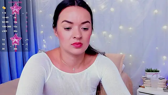 lennabell online show from March 14, 2025, 7:44 pm