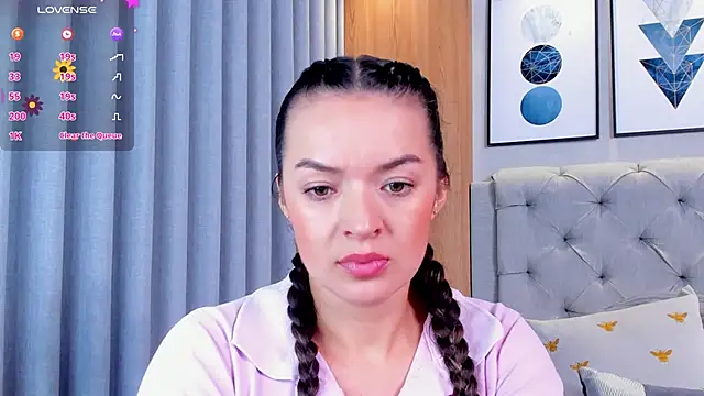 lennabell online show from September 23, 2025, 3:59 pm