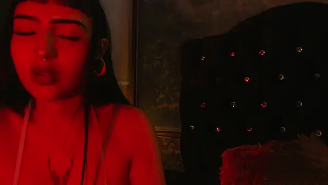 Cintya Kros online show from November 12, 2025, 8:19 pm