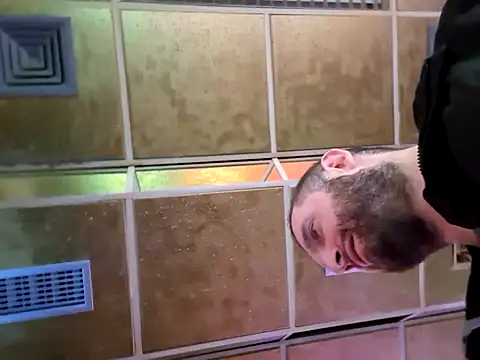 Snapshot of Zlyzloba21 chatting on October 16, 2025, 11:39 pm Zlyzloba21 online show from October 16, 2025, 11:39 pm