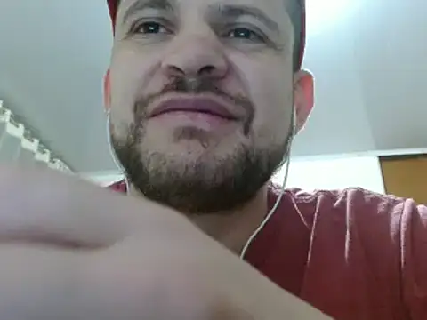 Snapshot of camiloking1720 chatting on December 5, 2024, 12:41 am camiloking1720 online show from December 5, 2024, 12:41 am