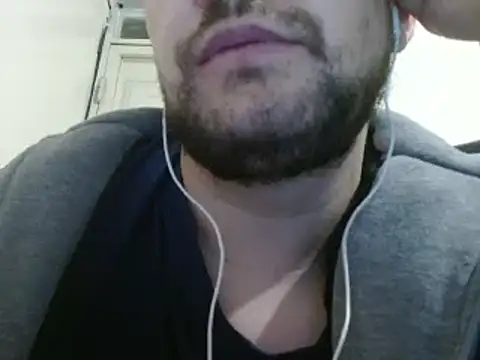 Snapshot of camiloking1720 chatting on December 12, 2024, 8:47 am camiloking1720 online show from December 12, 2024, 8:47 am