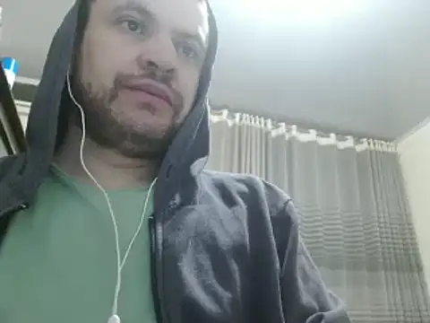 Snapshot of camiloking1720 chatting on December 20, 2024, 3:14 am camiloking1720 online show from December 20, 2024, 3:14 am