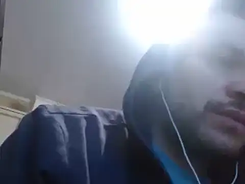 Snapshot of camiloking1720 chatting on January 15, 2025, 3:11 am camiloking1720 online show from January 15, 2025, 3:11 am