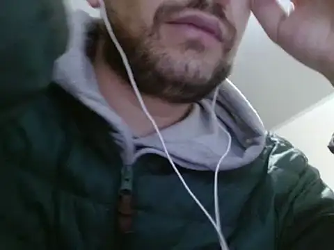 Snapshot of camiloking1720 chatting on January 24, 2025, 8:43 pm camiloking1720 online show from January 24, 2025, 8:43 pm