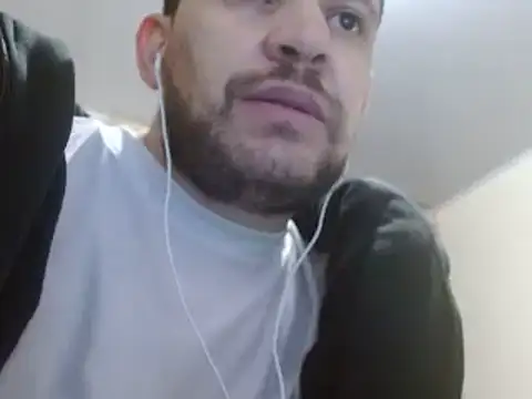 Snapshot of camiloking1720 chatting on January 27, 2025, 1:05 am camiloking1720 online show from January 27, 2025, 1:05 am