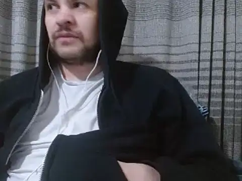 Snapshot of camiloking1720 chatting on January 27, 2025, 5:36 am camiloking1720 online show from January 27, 2025, 5:36 am