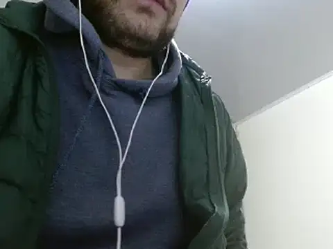 Snapshot of camiloking1720 chatting on February 1, 2025, 6:32 am camiloking1720 online show from February 1, 2025, 6:32 am