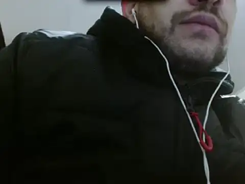 Snapshot of camiloking1720 chatting on February 2, 2025, 4:05 am camiloking1720 online show from February 2, 2025, 4:05 am