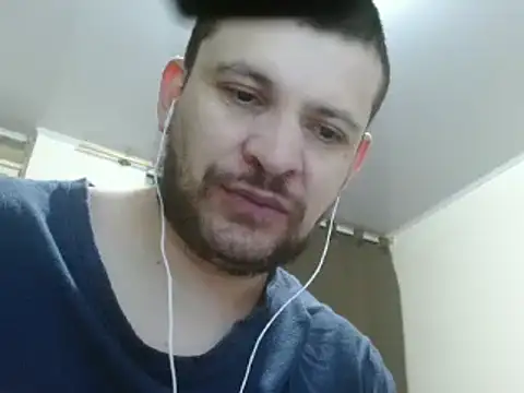 Snapshot of camiloking1720 chatting on February 3, 2025, 12:47 pm camiloking1720 online show from February 3, 2025, 12:47 pm