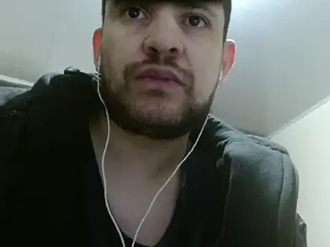 Snapshot of camiloking1720 chatting on February 4, 2025, 2:07 am camiloking1720 online show from February 4, 2025, 2:07 am