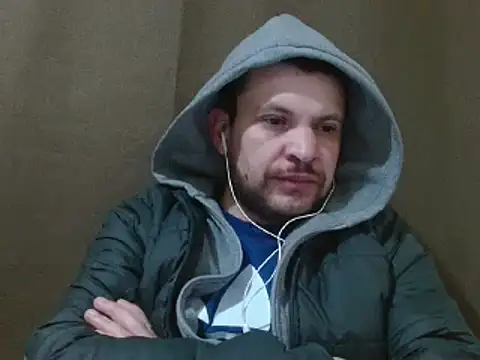 Snapshot of camiloking1720 chatting on February 7, 2025, 4:06 am camiloking1720 online show from February 7, 2025, 4:06 am