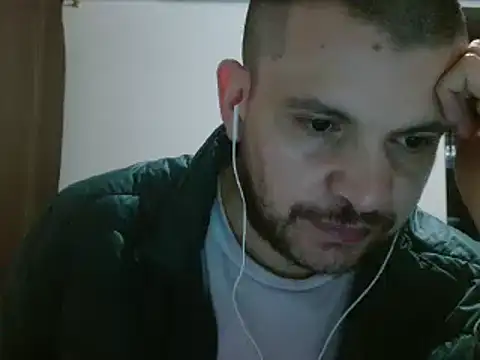 Snapshot of camiloking1720 chatting on February 8, 2025, 9:13 am camiloking1720 online show from February 8, 2025, 9:13 am