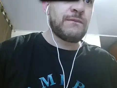 Snapshot of camiloking1720 chatting on February 19, 2025, 6:32 pm camiloking1720 online show from February 19, 2025, 6:32 pm