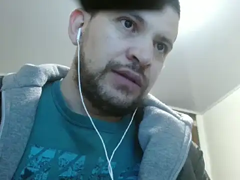 Snapshot of camiloking1720 chatting on February 24, 2025, 1:02 am camiloking1720 online show from February 24, 2025, 1:02 am