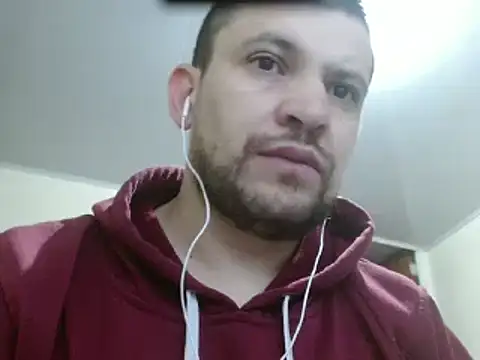 Snapshot of camiloking1720 chatting on February 27, 2025, 10:15 am camiloking1720 online show from February 27, 2025, 10:15 am