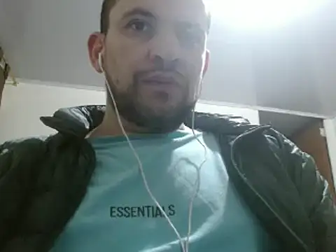 Snapshot of camiloking1720 chatting on February 27, 2025, 9:14 pm camiloking1720 online show from February 27, 2025, 9:14 pm