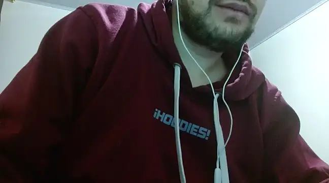 Snapshot of camiloking1720 chatting on March 14, 2025, 2:10 am camiloking1720 online show from March 14, 2025, 2:10 am